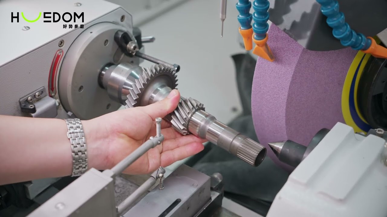 精密与高效的完美结合——GA304斜进式数控外圆磨床