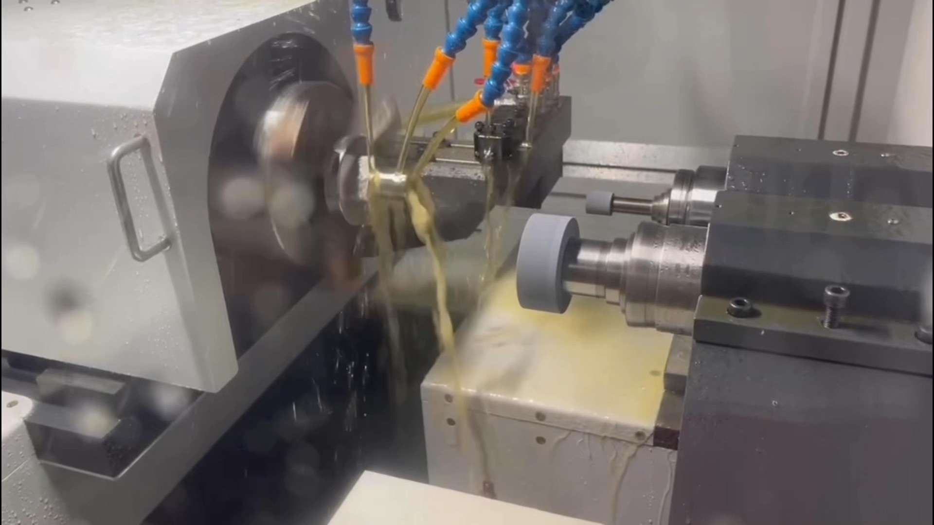 GN150B 双主轴同步研磨，精度更进一步